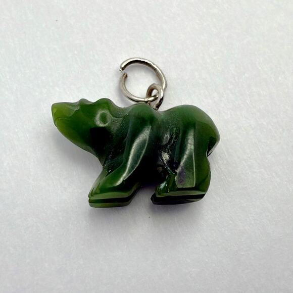 Vintage Carved Nephrite Jade Bear Charm Pendant - Picture 4 of 6